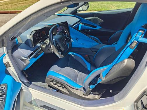 White 2020 Chevrolet Corvette Stingray w/3LT