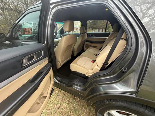 Gray 2016 Ford Explorer XLT