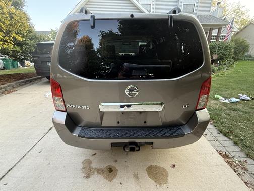 2006 Nissan Pathfinder LE