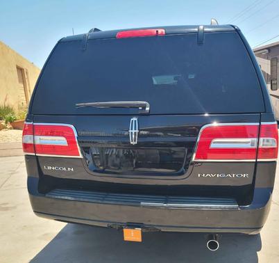 2011 Lincoln Navigator Base