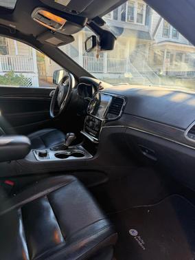 Black 2022 Jeep Grand Cherokee WK Limited