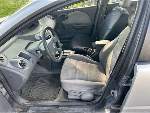 2005 Saturn Ion 2