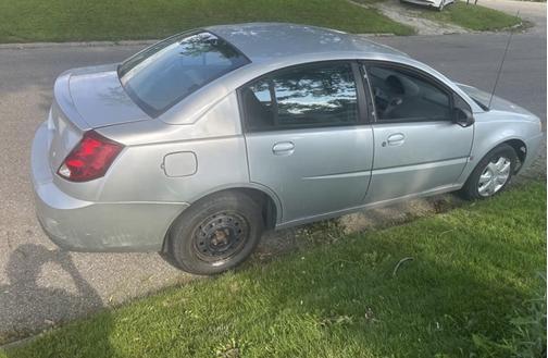 2005 Saturn Ion 2