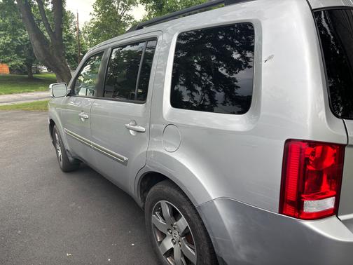 Silver 2012 Honda Pilot Touring