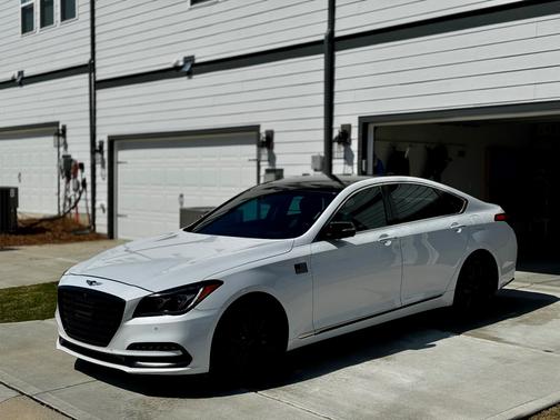 White 2018 Genesis G80 5.0 Ultimate