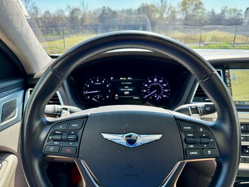 White 2018 Genesis G80 5.0 Ultimate