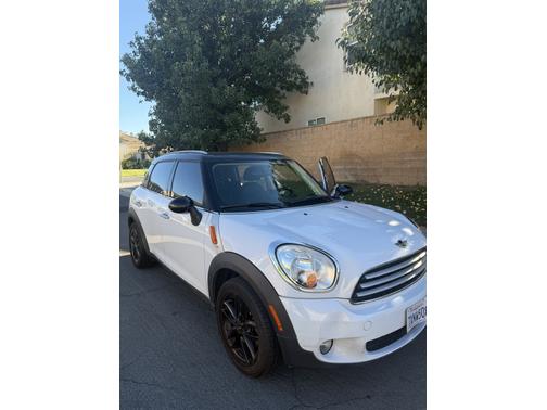 2012 MINI Cooper Countryman Base