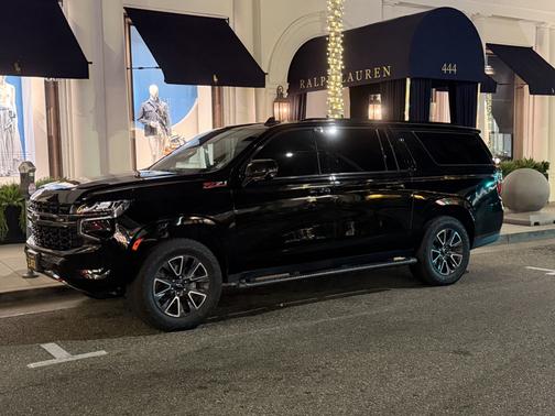 Black 2022 Chevrolet Suburban Z71
