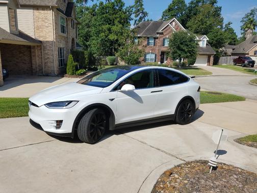 White 2017 Tesla Model X 100D