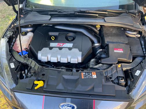 Gray 2017 Ford Focus ST Base