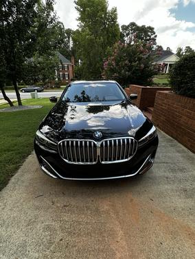 2020 BMW 740 i