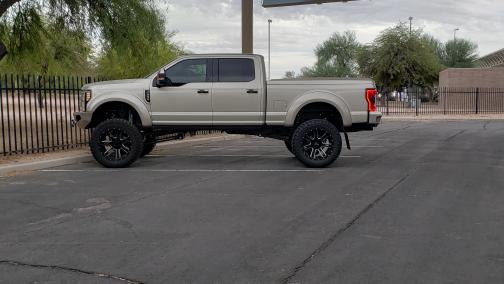 Gold 2017 Ford F-250 Lariat