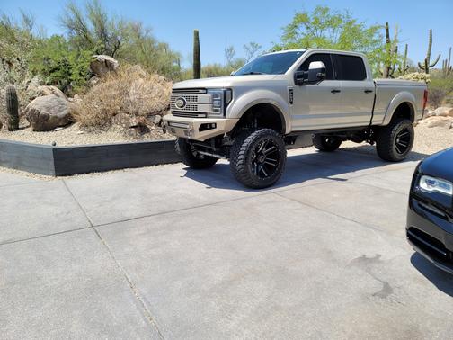 Gold 2017 Ford F-250 Lariat