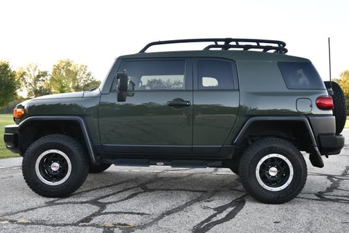 2011 Toyota FJ Cruiser Base