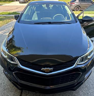 Black 2018 Chevrolet Cruze LS