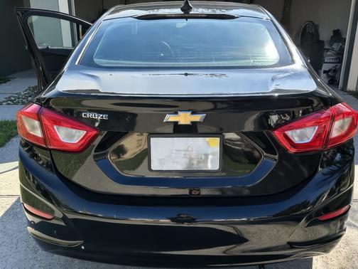 Black 2018 Chevrolet Cruze LS