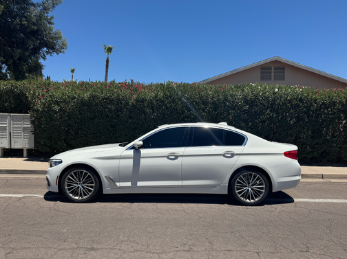 White 2017 BMW 530 i