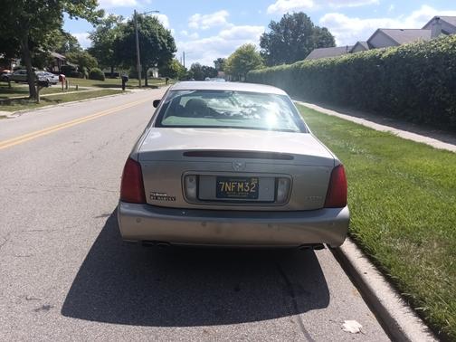 Photo 1 of 10 of 2004 Cadillac DeVille DTS