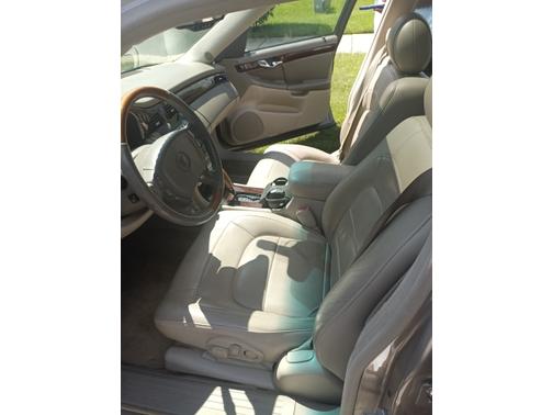 Photo 5 of 10 of 2004 Cadillac DeVille DTS