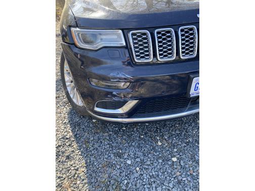 Photo 1 of 4 of 2018 Jeep Grand Cherokee Summit