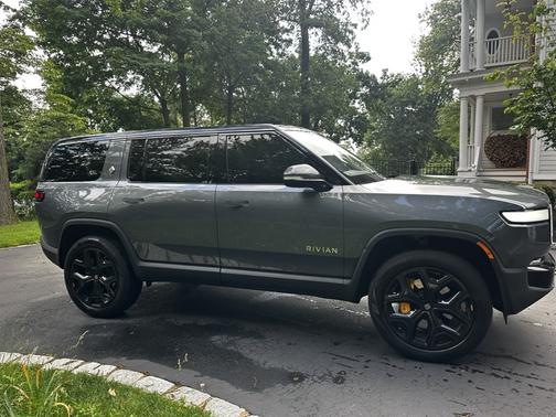 2022 Rivian R1S Launch Edition