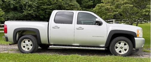 Silver 2010 Chevrolet Silverado 1500 LT