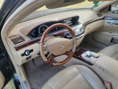 2010 Mercedes-Benz S-Class S 550
