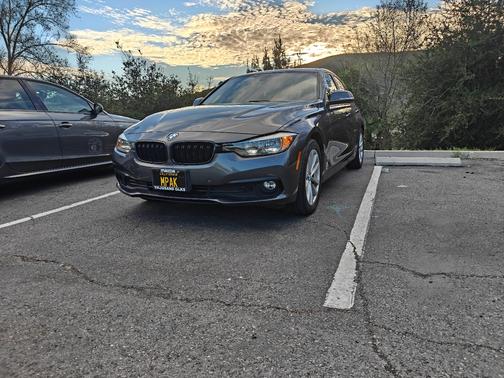 Gray 2016 BMW 320 i