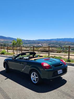 Green 2002 Toyota MR2 Spyder