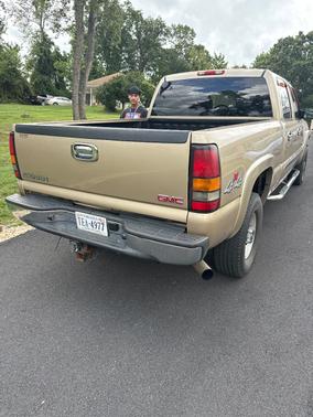 2005 GMC Sierra 2500 SLT H/D Crew Cab