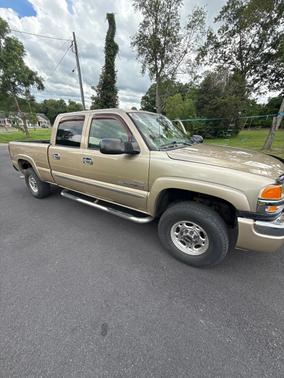 2005 GMC Sierra 2500 SLT H/D Crew Cab