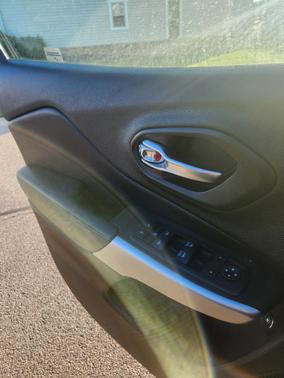 Gray 2018 Jeep Cherokee Latitude Plus