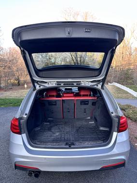 2018 BMW 330 i xDrive