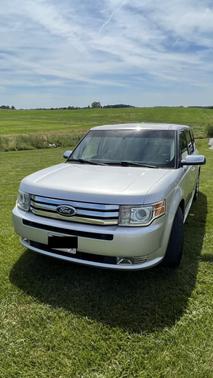 Photo 1 of 8 of 2010 Ford Flex Limited
