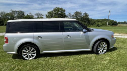 Photo 2 of 8 of 2010 Ford Flex Limited