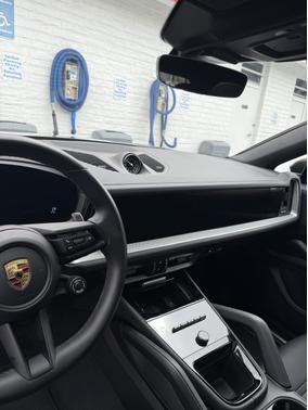 2024 Porsche Cayenne Cayenne Coupe