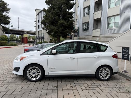 White 2013 Ford C-Max Hybrid SE