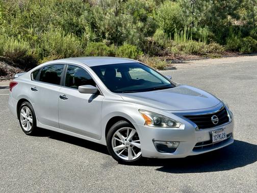 Gray 2013 Nissan Altima 2.5 SV