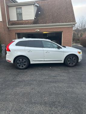 2017 Volvo XC60 T5 Dynamic
