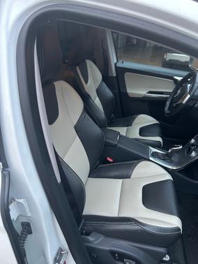 2017 Volvo XC60 T5 Dynamic