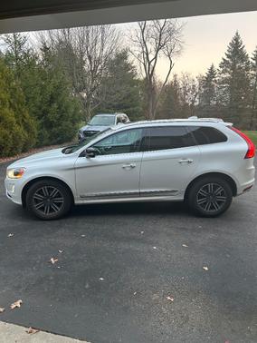 2017 Volvo XC60 T5 Dynamic