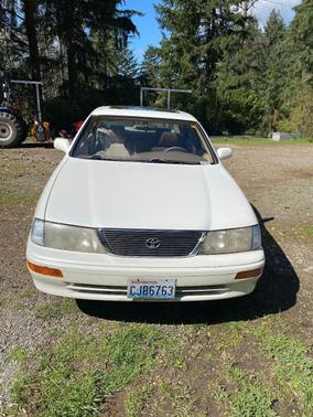 White 1996 Toyota Avalon XL