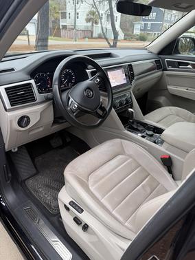 2018 Volkswagen Atlas 3.6L SEL Premium