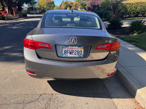 2013 Acura ILX 2.0L w/Premium Package