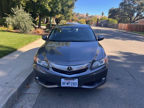 2013 Acura ILX 2.0L w/Premium Package