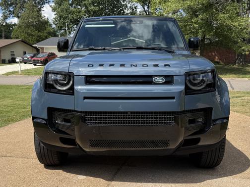 2025 Land Rover Defender 90 P400 X-Dynamic SE