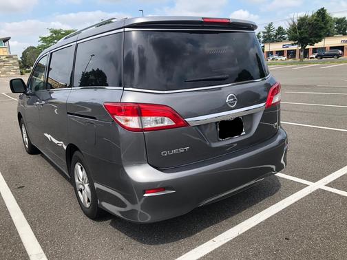 Photo 3 of 18 of 2017 Nissan Quest SV