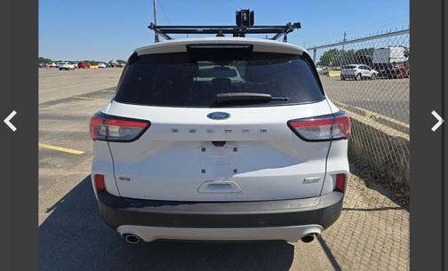 Black 2020 Ford Escape SE