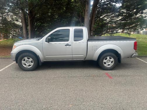 Silver 2006 Nissan Frontier SE King Cab