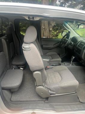 Silver 2006 Nissan Frontier SE King Cab